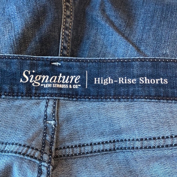 Levi Strauss & Co. High-Rise Shorts - Picture 4 of 5